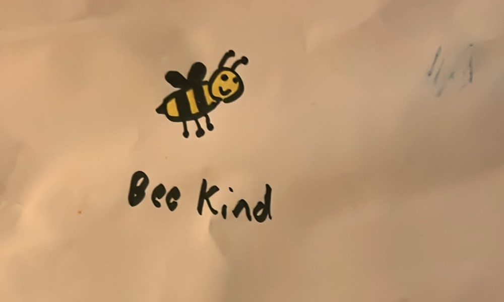 Bee Kind drawing by Issa